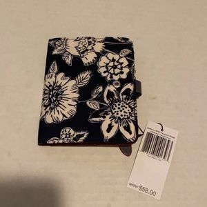 BNWT Vera Bradley RFID Passport Wallet